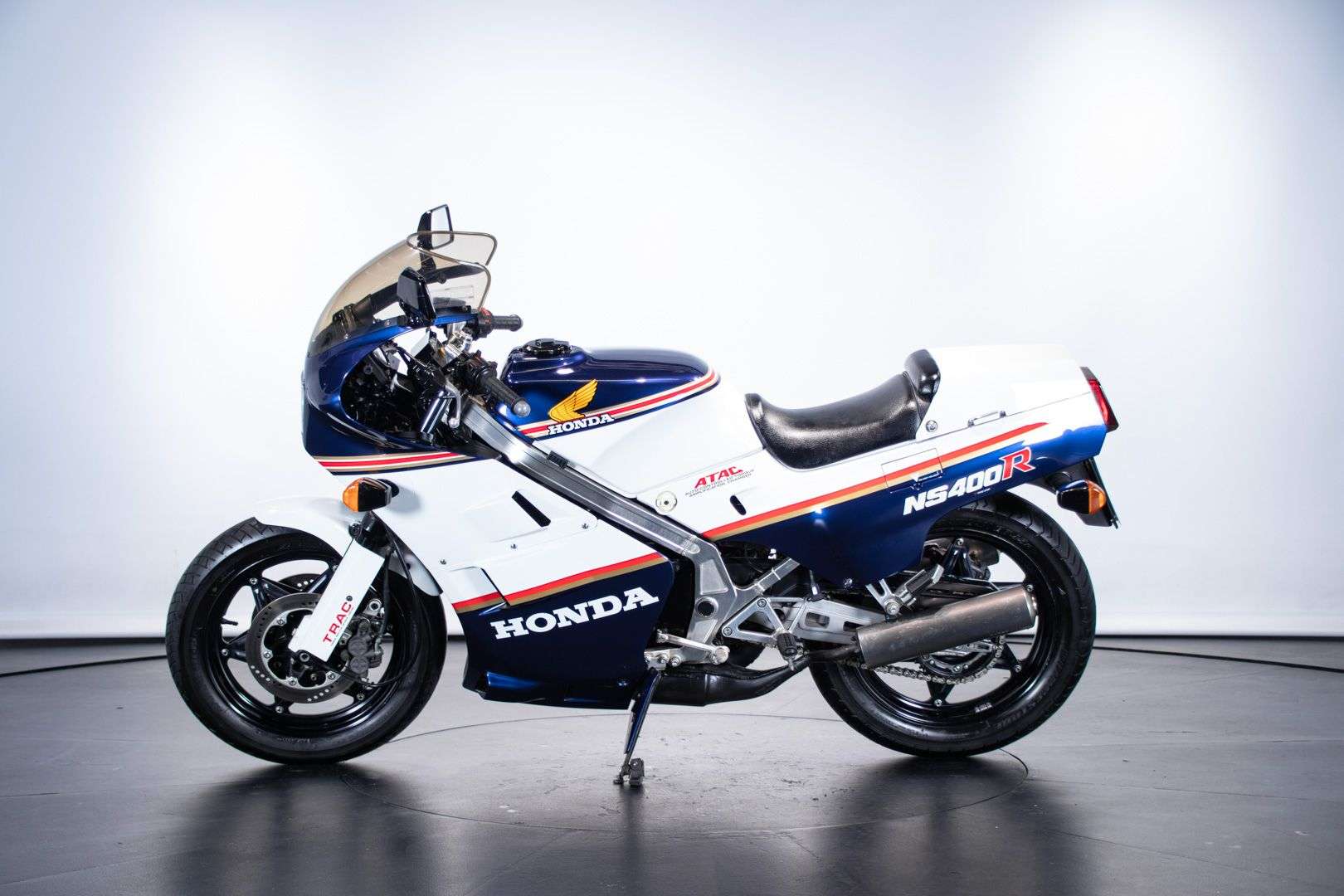 HONDA nsr400 d aranus de notre club de moto retrolegende de frjeus