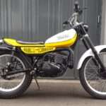 Yamaha ty 250 jaune et blanc des annees 70 retrolegende la moto a frejus saint raphael