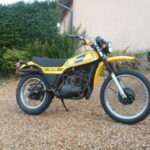 Yamaha DTMX 400 jaune du club moto defrejus