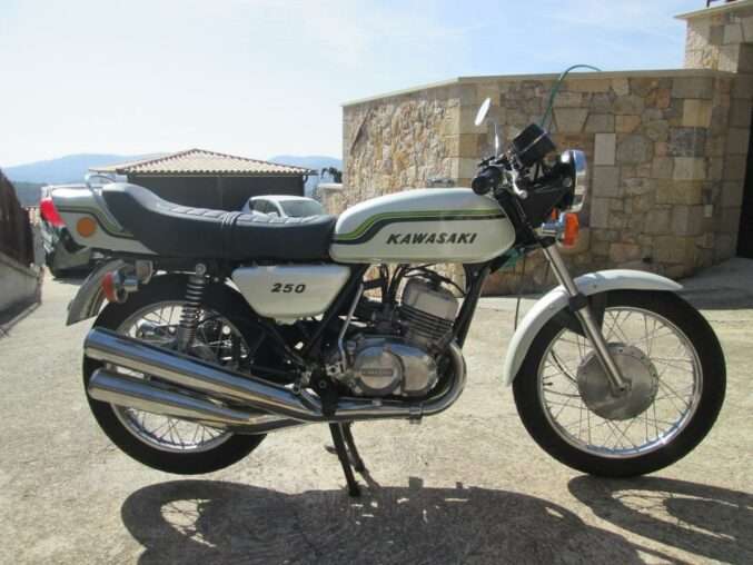 Kawasaki 250 S1